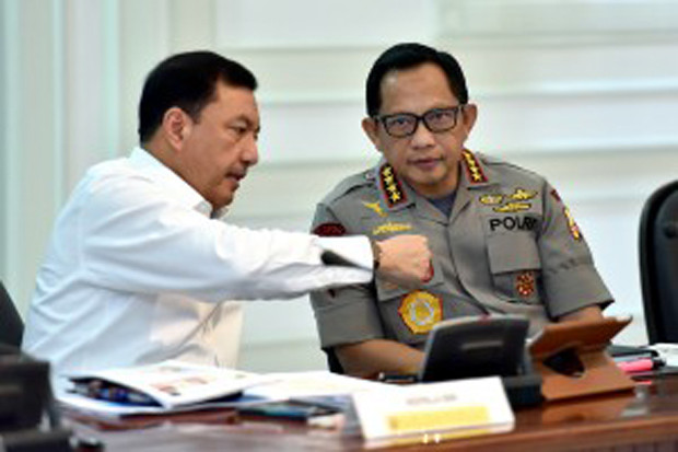 Dua Jenderal Purnawirawan...
