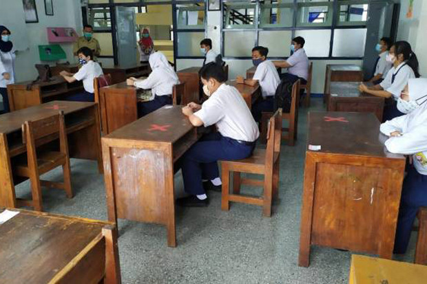 Daya Tampung SMP Negeri...