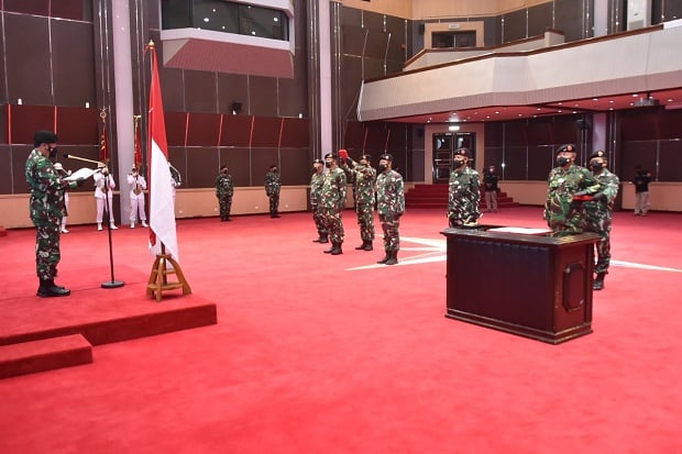 Panglima TNI Pimpin...