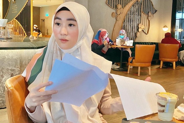 Sibuk Persiapkan Ultah...