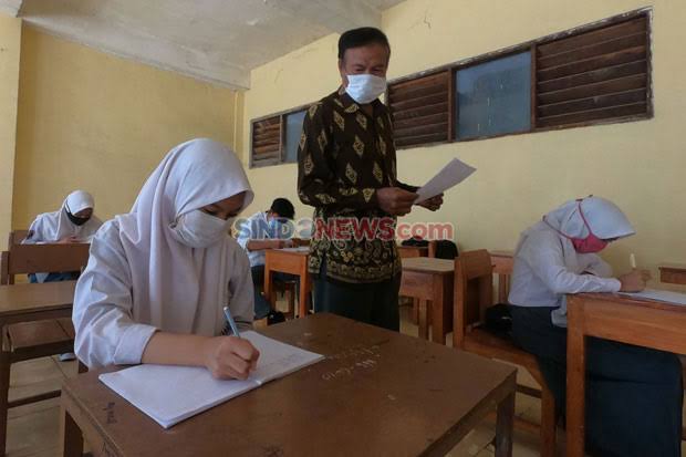 Sekolah Tatap Muka di...