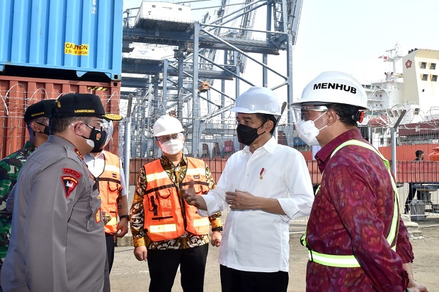 Sopir di Tanjung Priok...