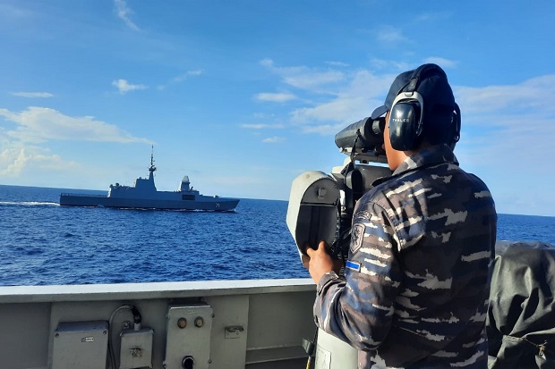 Kapal Perang KRI Diponegoro-365...