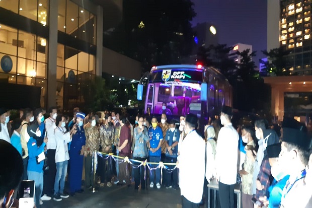 Luncurkan Bus Operasional,...