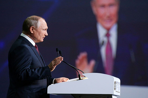 Putin Sebut Warga Ukraina...