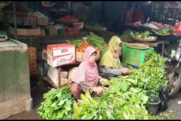 Warga dan Pedagang di...