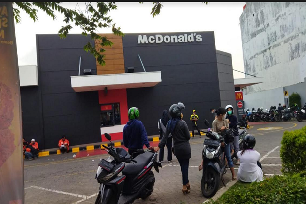 Antrean BTS Meal Ciptakan...