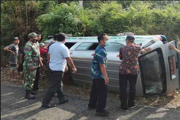 Cium Tebing Blitar Selatan,...