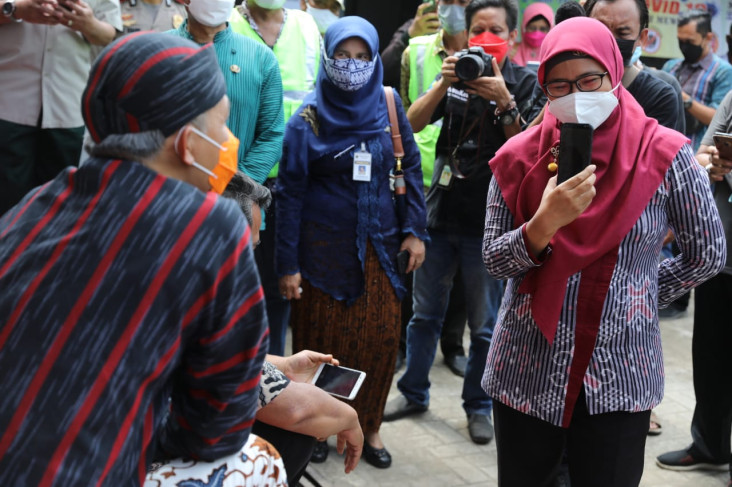 Video Call Tiap Hari,...