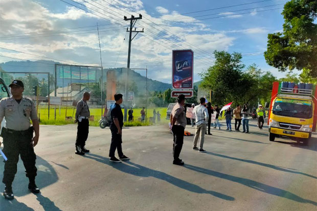 Lama Rusak, Lampu Lalu...