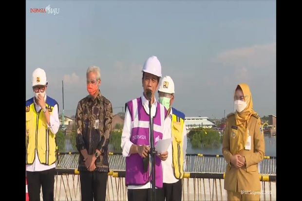 Jokowi Sebut Tol Semarang-Demak...
