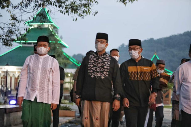 Subuh Berjamaah di Masjid...