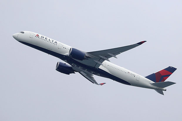 Pesawat Delta Airlines...