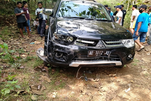 Remaja Ngebut Pakai...