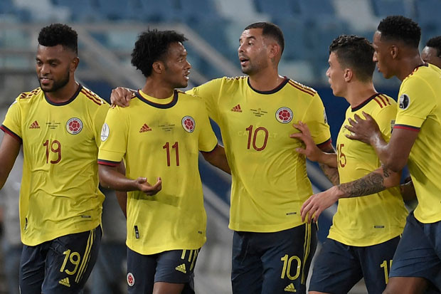 Bungkam Ekuador, Kolombia...