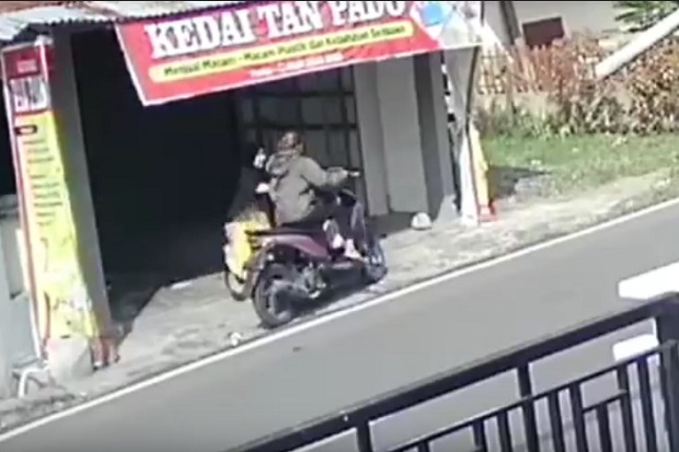 Ibu Rumah Tangga di...