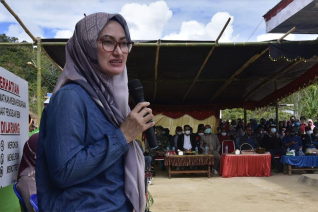 Warga Seko Luwu Utara...