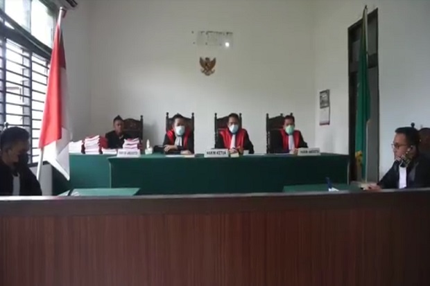 Siksa Sopir dengan Mencabuti...