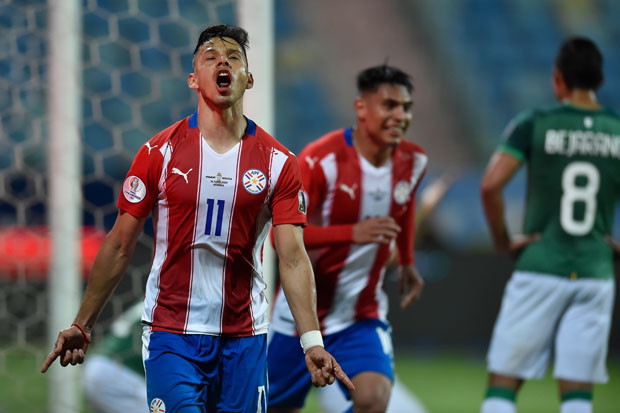 Bungkam 10 Pemain Bolivia,...