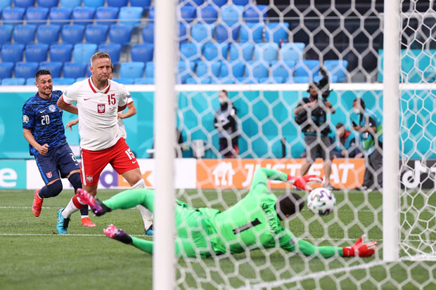 Szczesny Bikin Gol Bunuh...