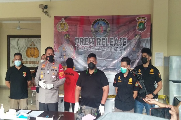 Polisi Tangkap Sindikat...