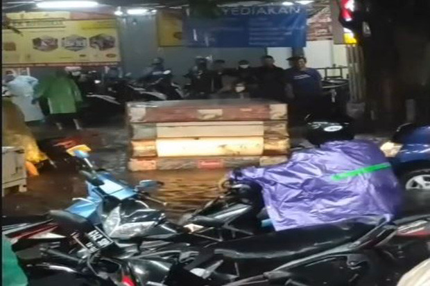 Banjir Rendam Sejumlah...