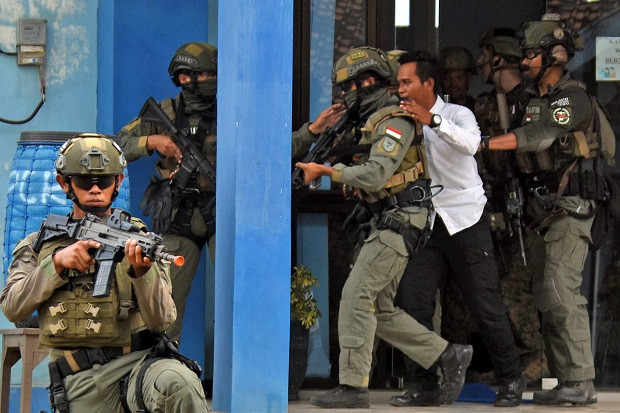 Dubes AS Disandera Teroris,...