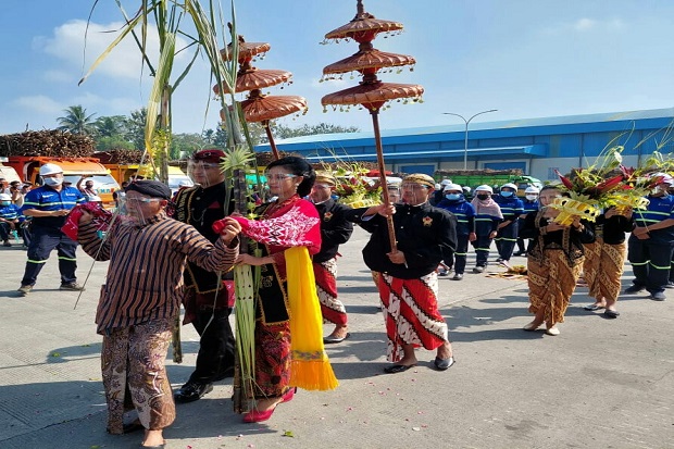 Pengantin Itu Tergilas...
