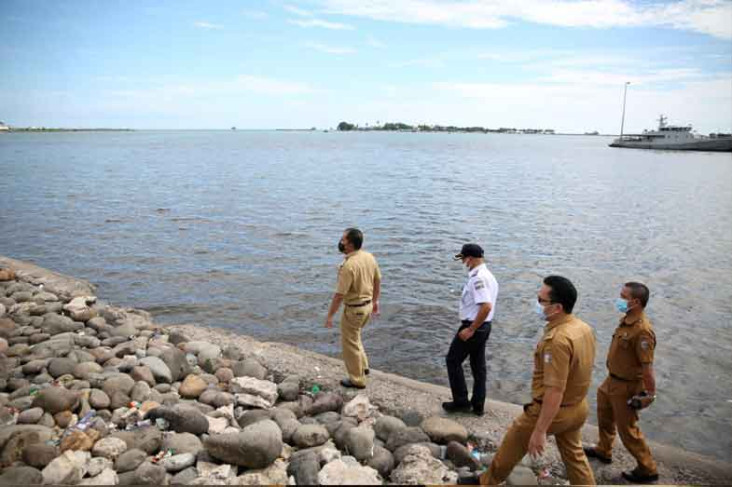 Pelabuhan Penyebrangan...