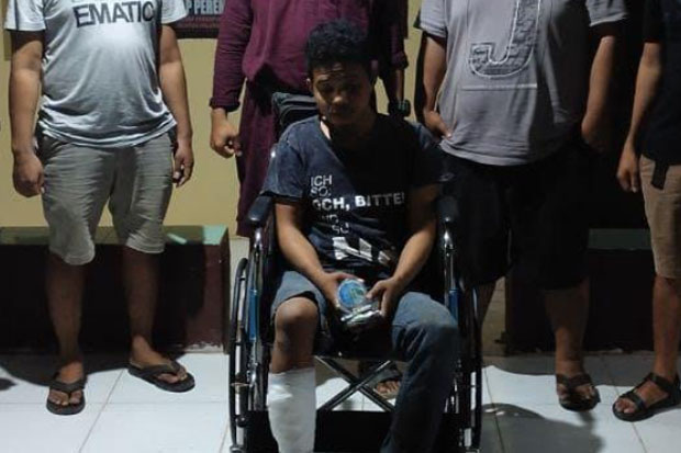 Berusaha Kabur dari...