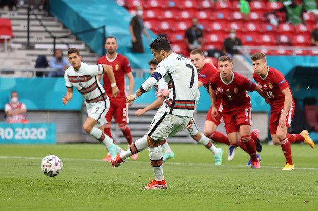 Brace Cristiano Ronaldo...