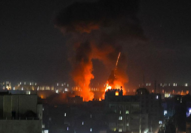 Israel Serang Gaza,...
