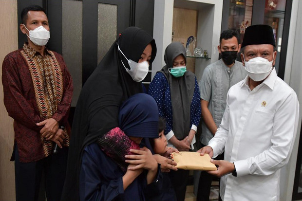 Takziah ke Rumah Markis...