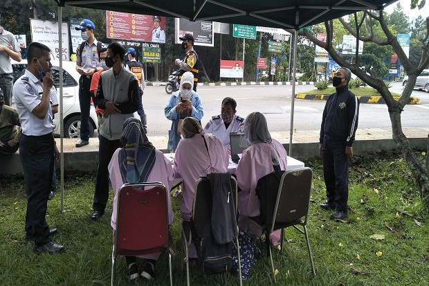 PPKM Terus Diperpanjang,...