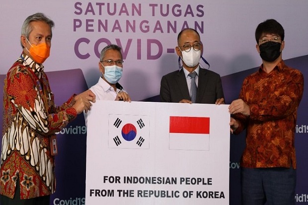 BNPB Terima Bantuan...