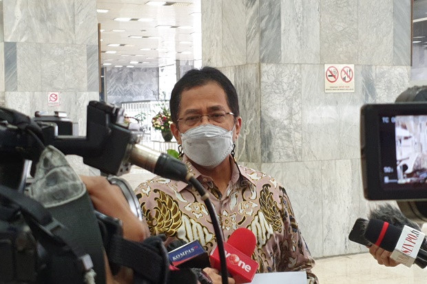 46 Anggota DPR dan Staf...