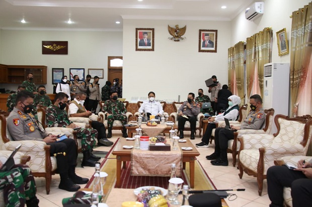 Panglima TNI dan Kapolri...