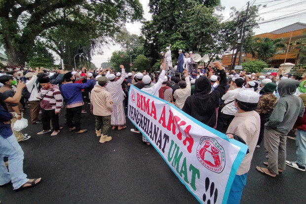 Massa Pendukung Habib...