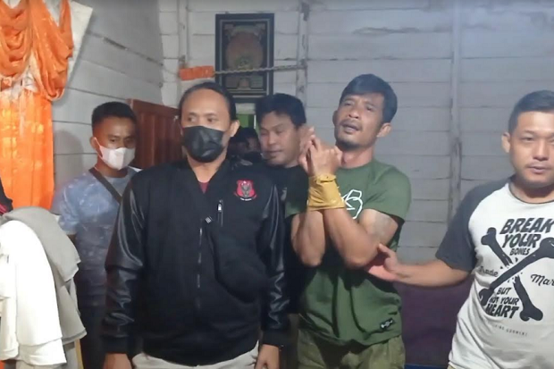 Curi Mesin Perahu, Lelaki...