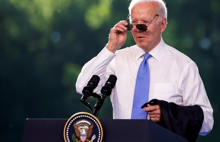 Biden Sentil Putin dengan...
