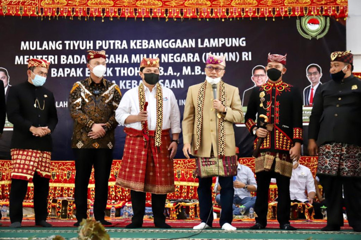 Dapat Gelar Adat Lampung,...