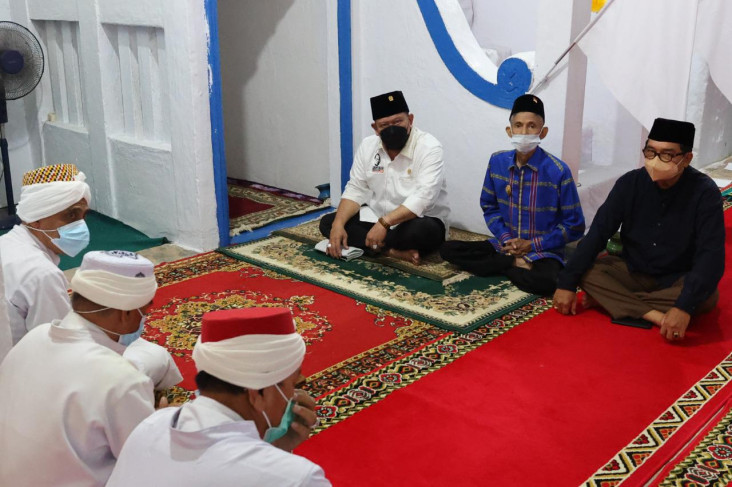 Lewat Prosesi Ini, La...