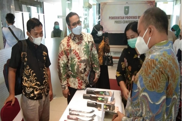 Alat Pandai Besi Tradisional...