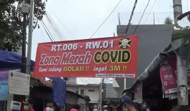 Belasan Warga Terpapar...