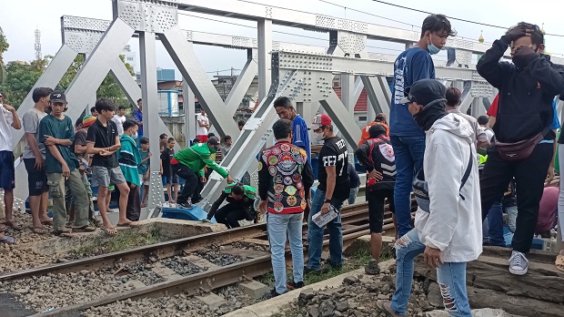 Tubuh Pemotor Ini Berantakan...