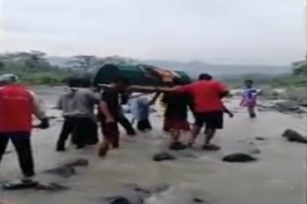 Terisolir Sungai Cikandung,...