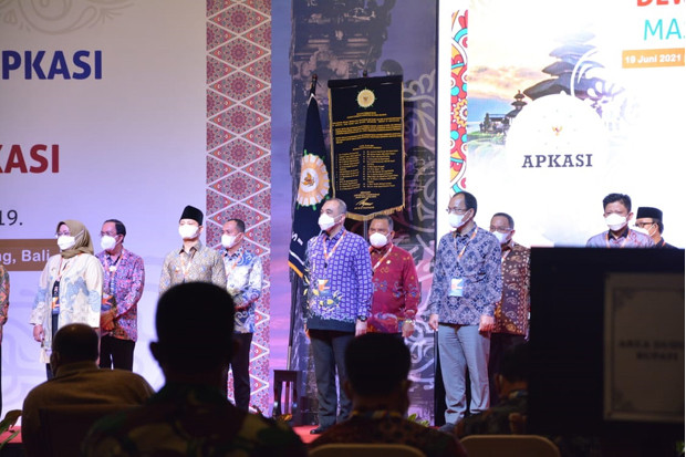 Bupati Tangerang Ahmed...