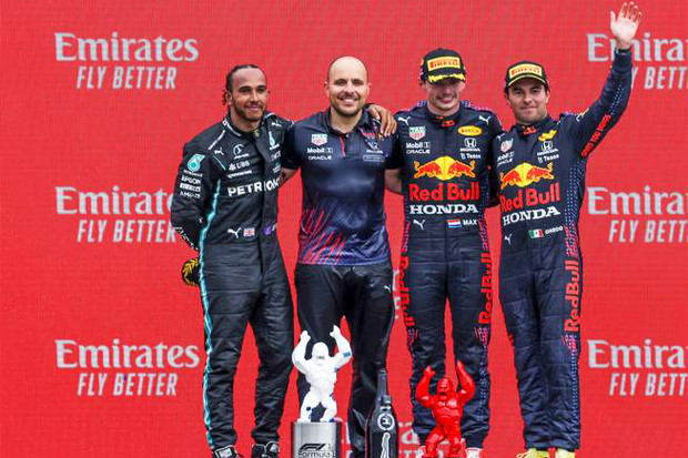 Verstappen dan Perez...