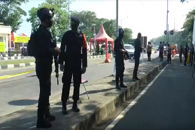 Pukul Mundur Pengendara...