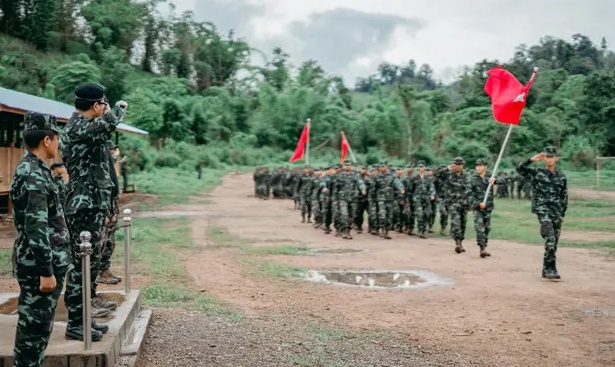 Tentara Myanmar dan...